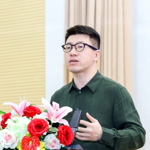 姜峰 (Feng Kevin Jiang)